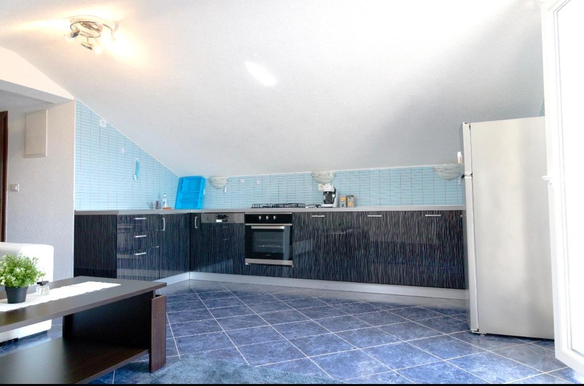 Apartmani Adriana Lakmartin ภายนอก รูปภาพ